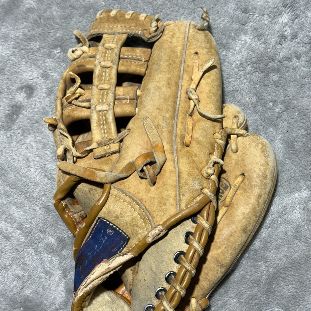 Vintage MacGraw 494 Custom Built top Grain Steerhide Baseball Glove